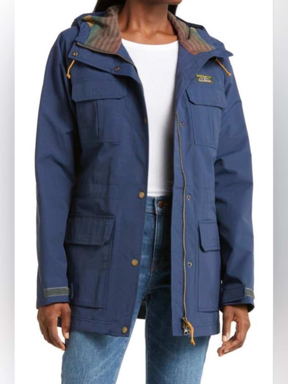 Women's navy L.L.Bean Mountain Classic
Water-Resistant Jacket. Size 1X plus